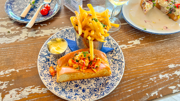 Lobster Roll with fries