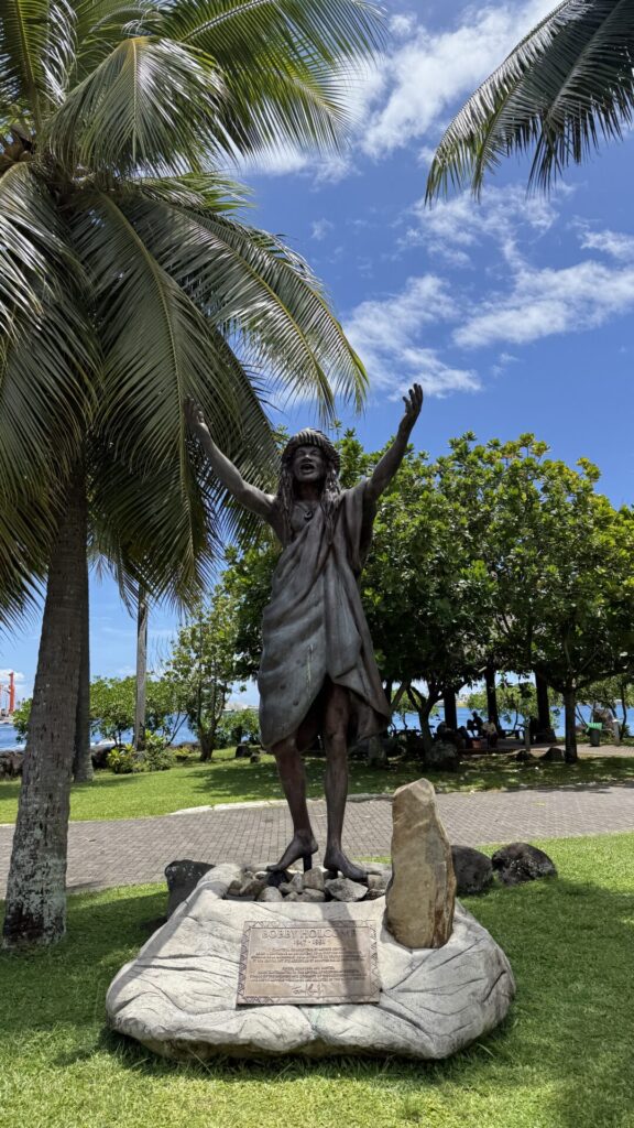 Statue in Pa'ōfa'i Gardens